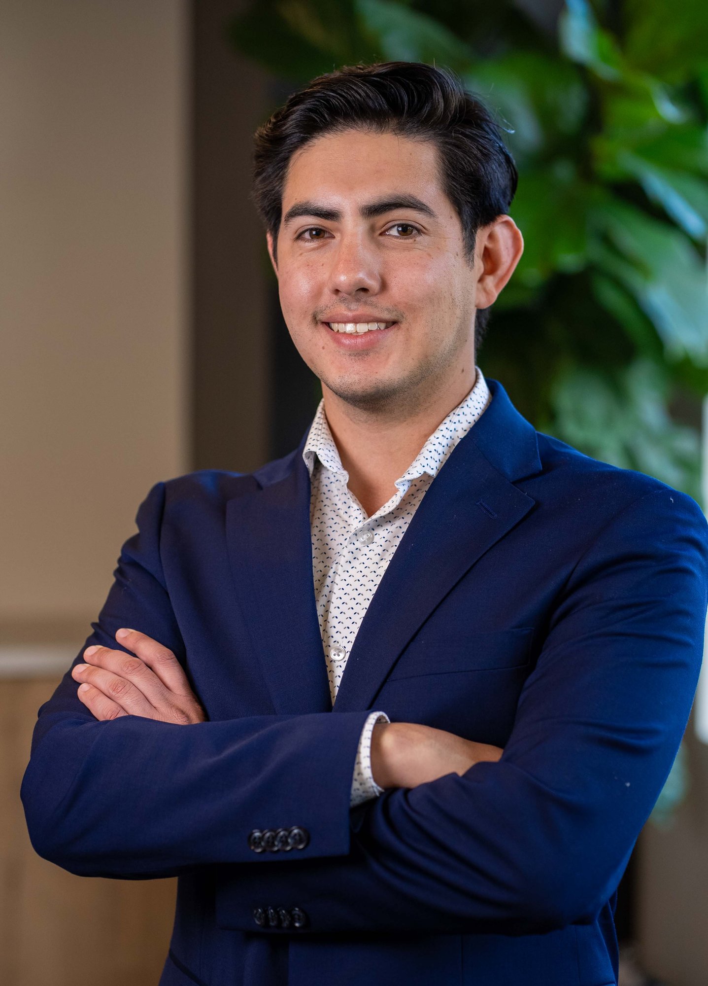 Alonso Flores Headshot