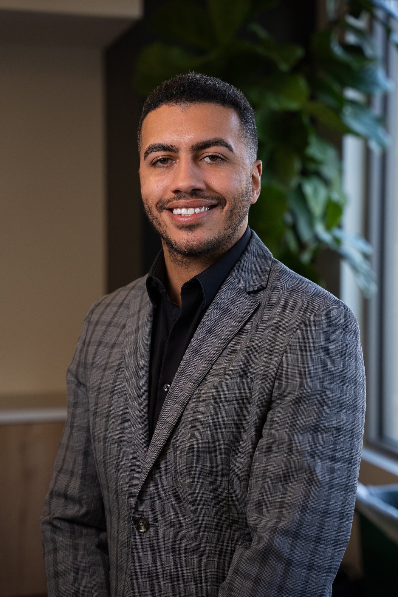 Roberto Marrero Headshot Photo